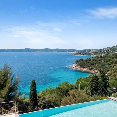 Aigue-belle Sleeps 8 Pool Air Con Wifi *