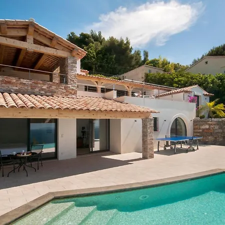 Villa Aigue-belle Sleeps 8 Pool Air Con Wifi