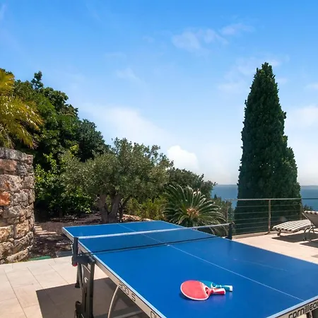 Villa Aigue-belle Sleeps 8 Pool Air Con Wifi