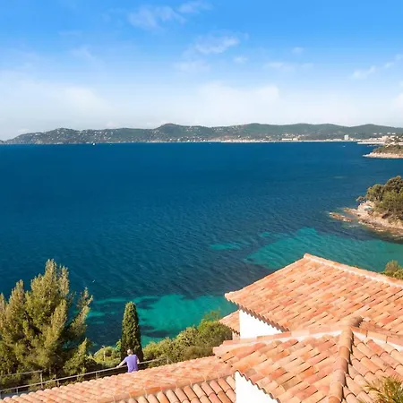 Aigue-belle Sleeps 8 Pool Air Con Wifi *