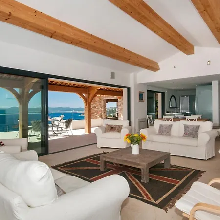 Aigue-belle Sleeps 8 Pool Air Con Wifi * Le Lavandou
